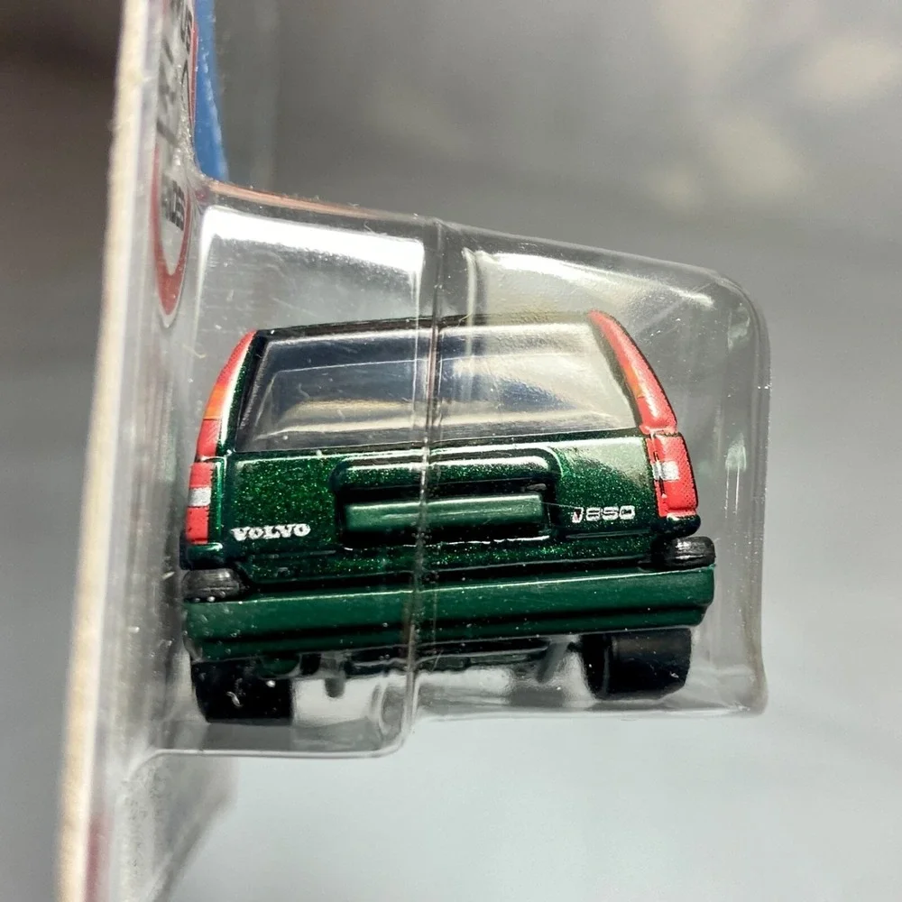 Hot Wheels Volvo 850 Estate 140/250 HW Wagons 2/5 Green 1:64 Die-cast‎ NIP 2022